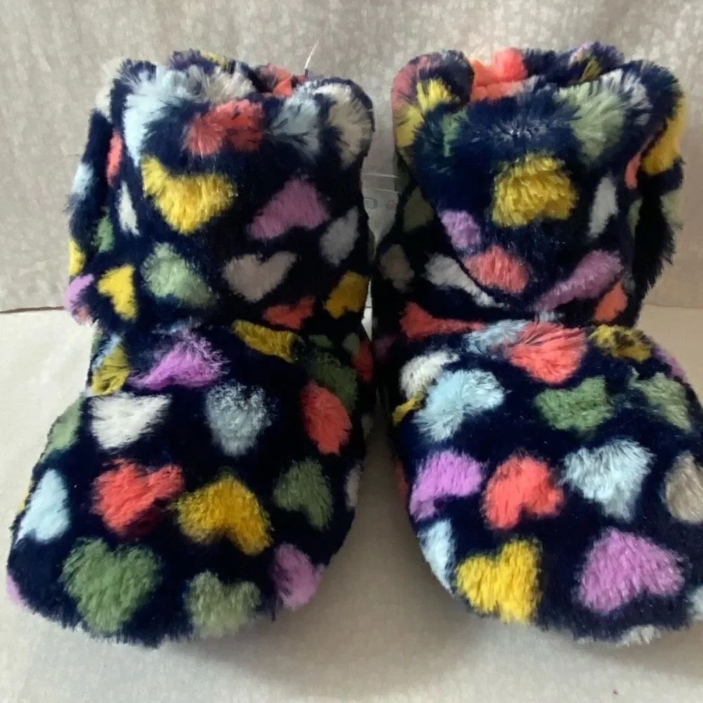 Carter’s Girls Jette Faux Fur Slippers with Heart Pattern